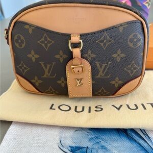 Louis Vuitton Mini Deauville crossbody Handbag  Certificate of Authenticity inc